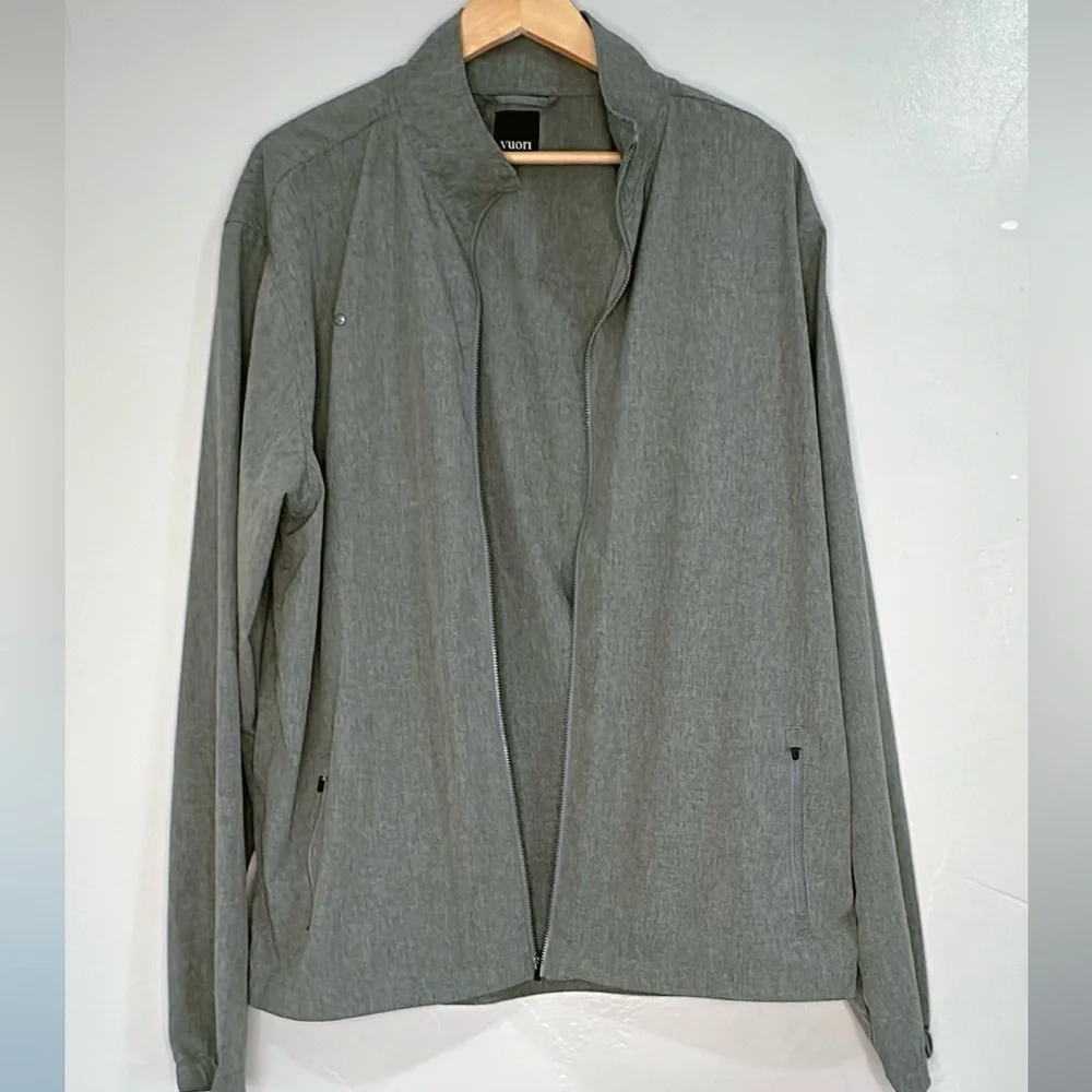 Vuori Men's Gray Jacket